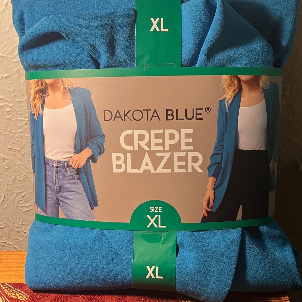 Dakota Blue Crepe Blazer - Blue
